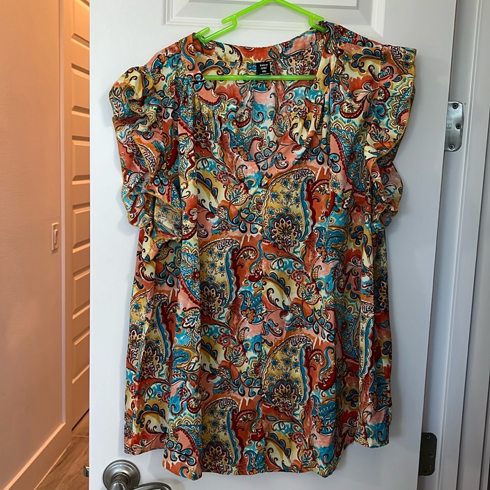 Womens Plus Vneck top